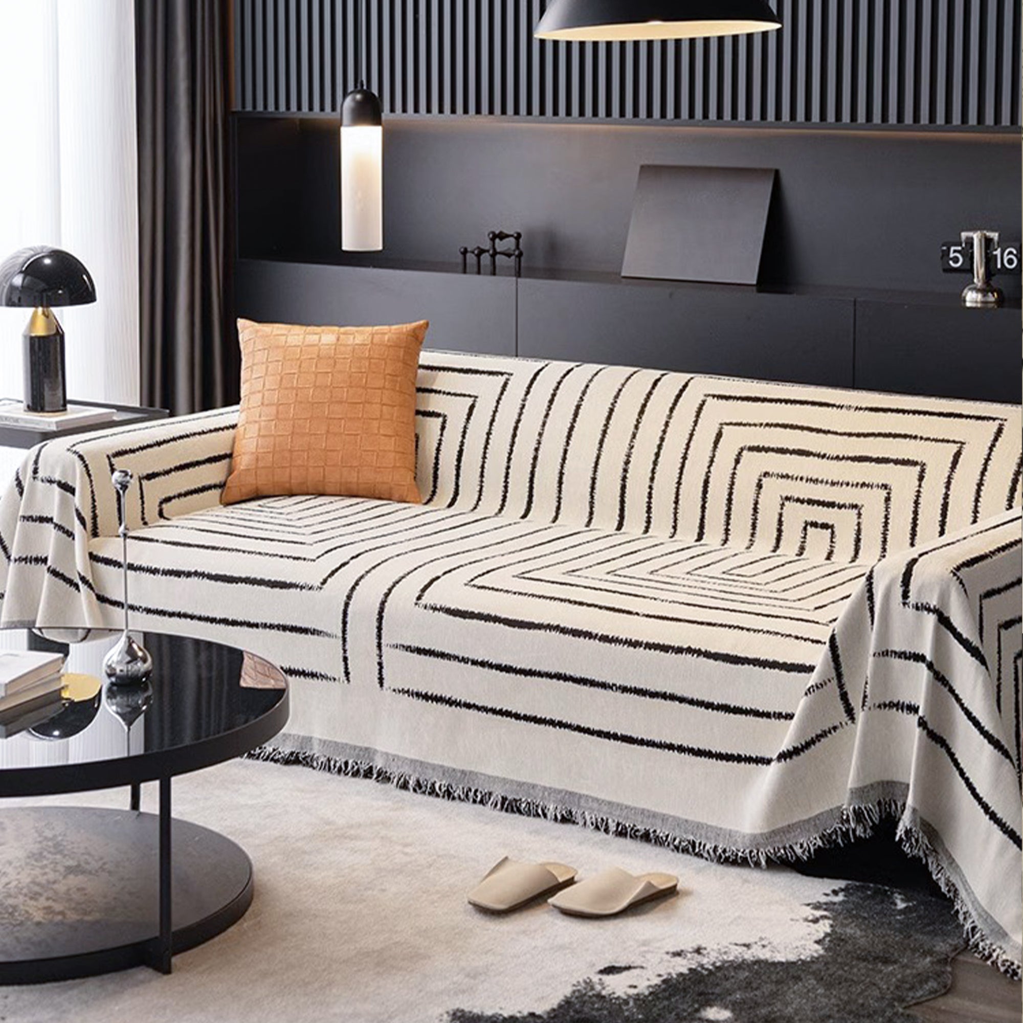 Monochrome Chic Sofa/Bankhoes