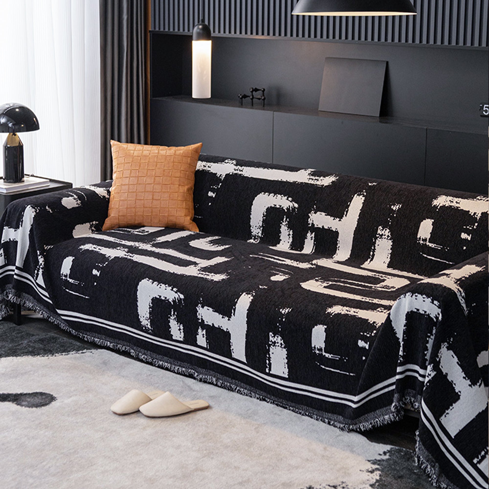 Monochrome Chic Sofa/Bankhoes